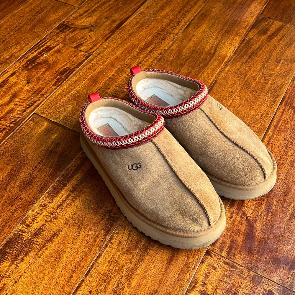 Ugg Tasman - Size 6